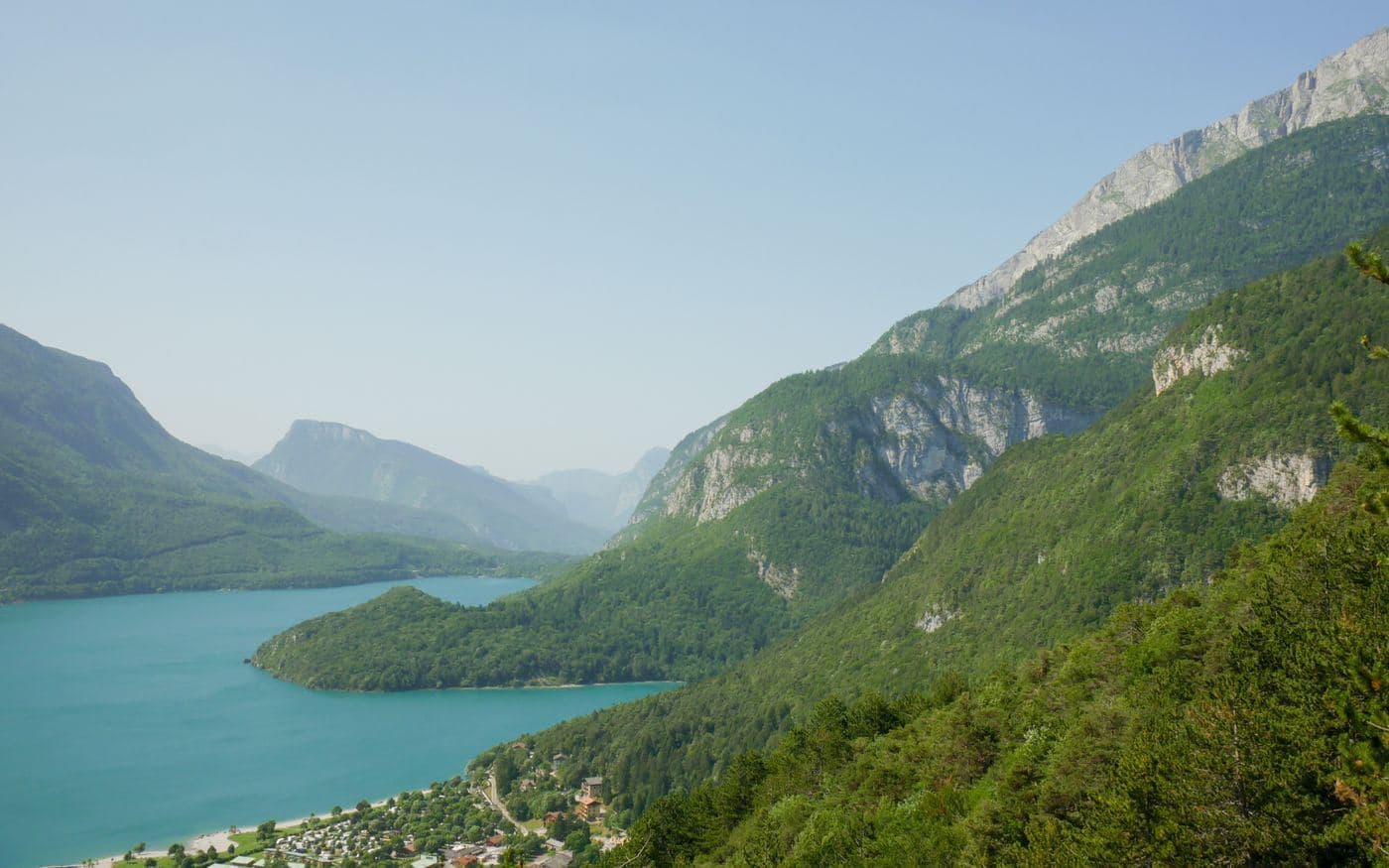 Quality 80 encoding of the same mountain lake photograph